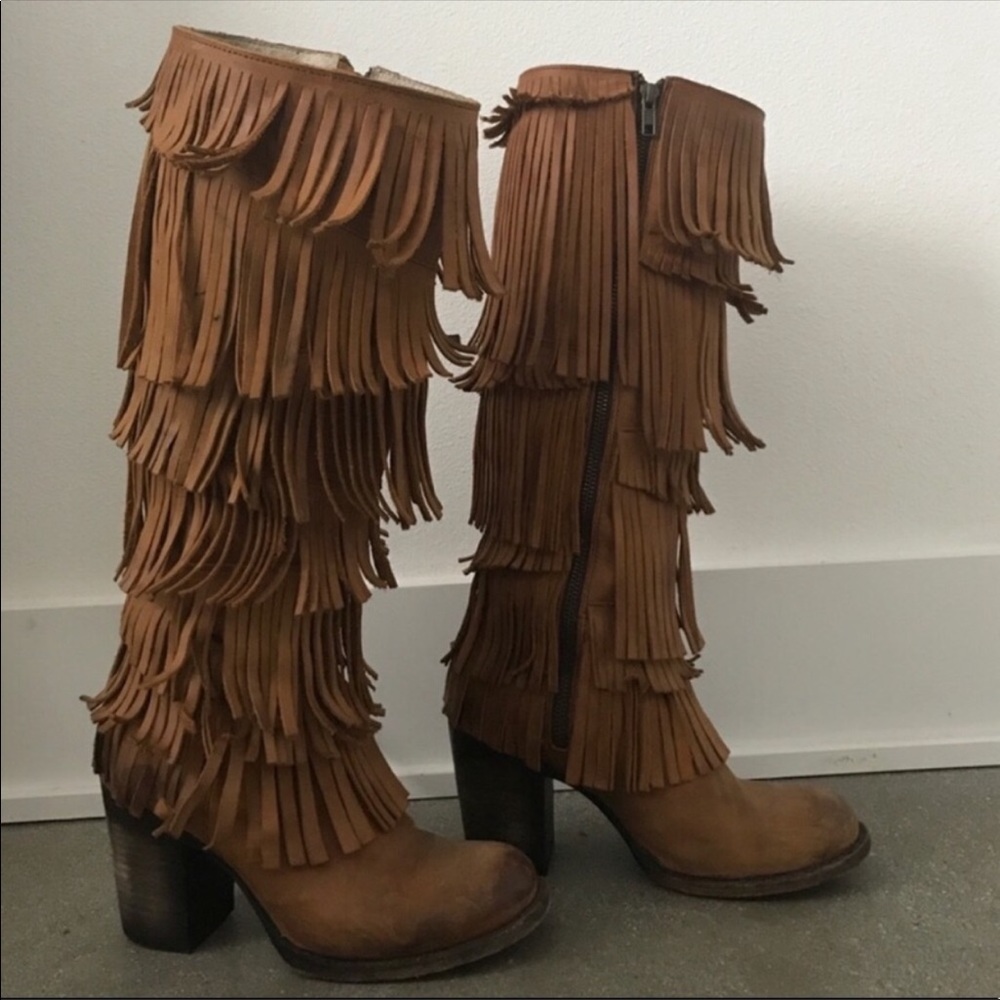 ISO!!❤️ Freebird Inca Fringe Boots ❤️ 9 or 9.5